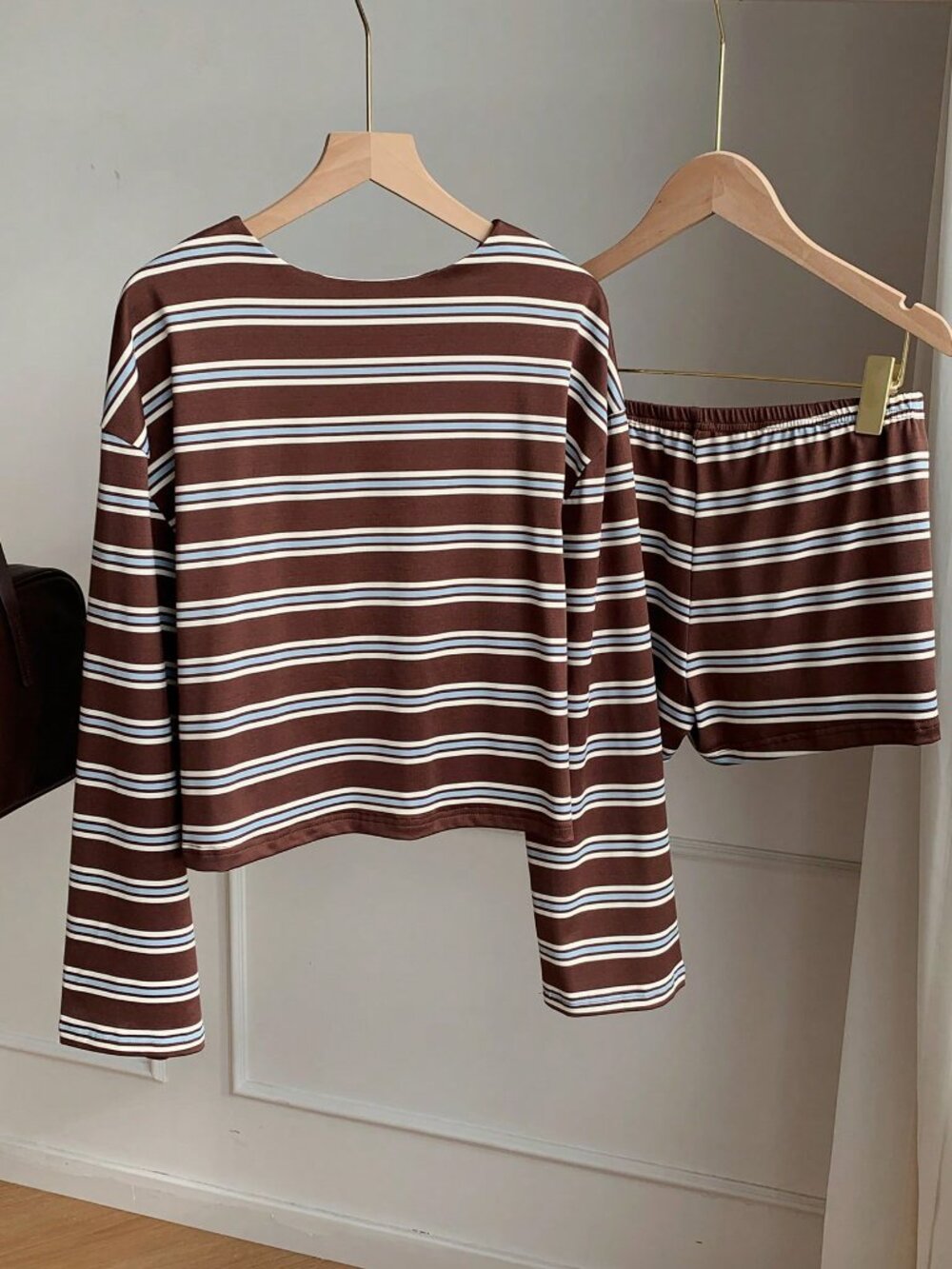 Coffee Brown Casual Women's Striped Top And Shorts Set - Picture 5 of 6